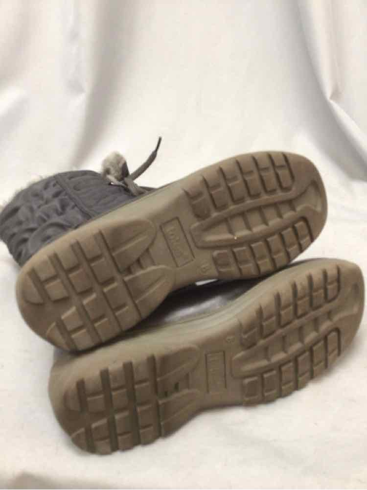 TOTES SIZE 8 Ladies SHOES