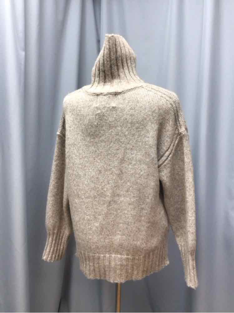 INDUSTRY SIZE LARGE Ladies TOP