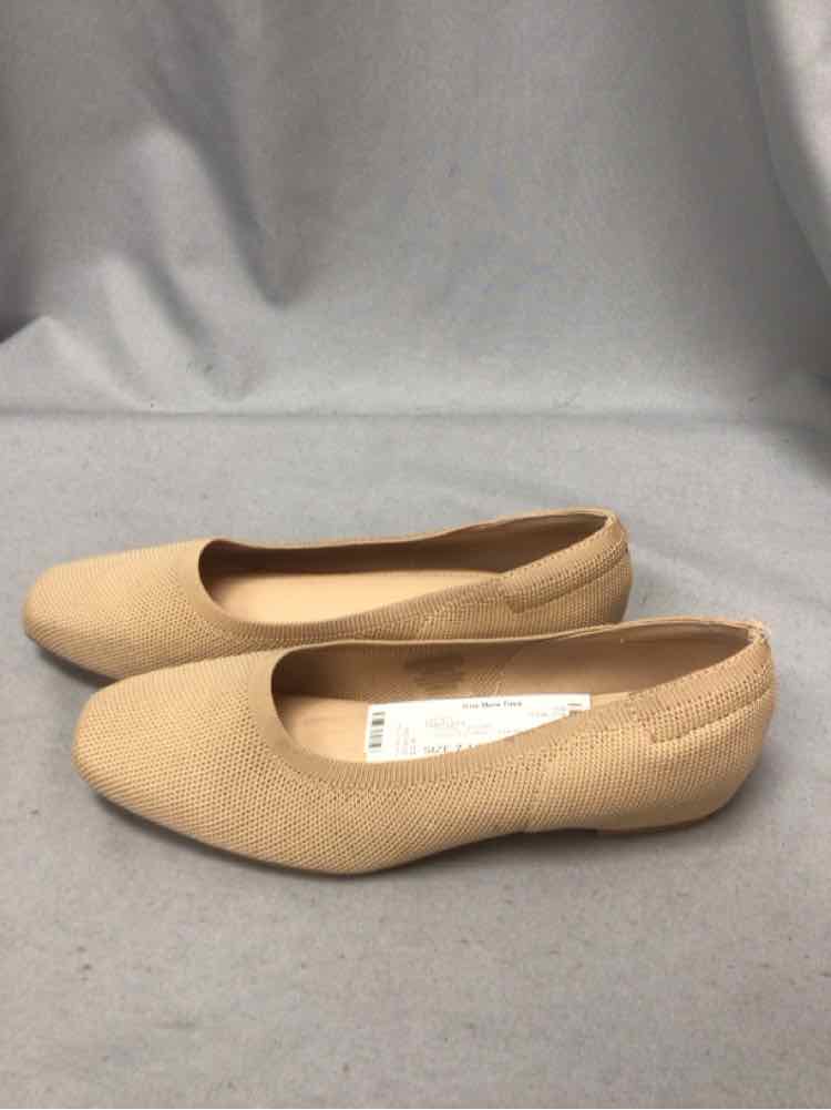 TAHARI SIZE 7 1/2 Ladies SHOES