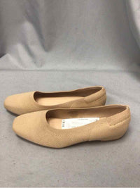 TAHARI SIZE 7 1/2 Ladies SHOES