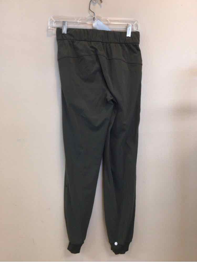 LULULEMON SIZE 2 Ladies EXERCISE