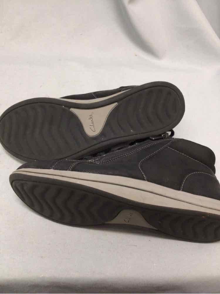 CLARKS SIZE 7 1/2 Ladies SHOES