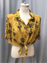 URBAN OUTFITTERS SIZE MEDIUM Ladies BLOUSE