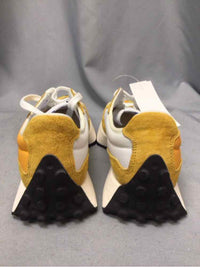 NEW BALANCE SIZE 8 1/2 Ladies SHOES
