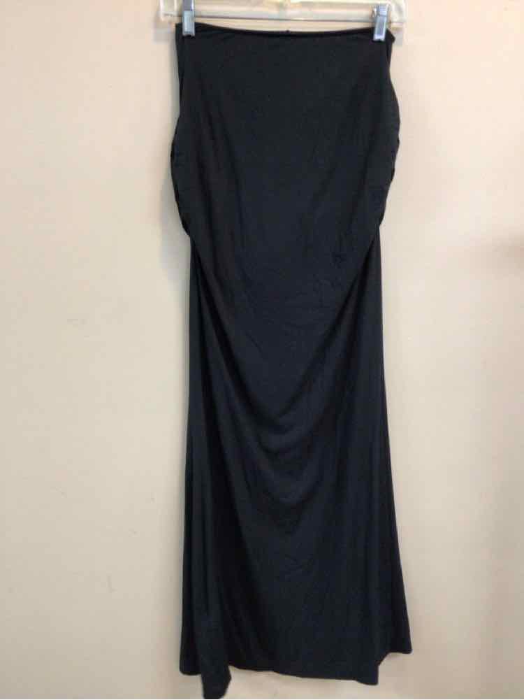 HALARA SIZE MEDIUM Ladies SKIRT