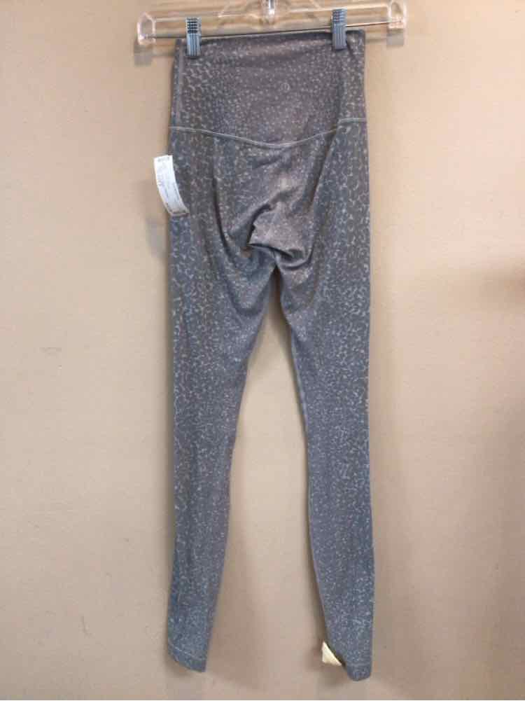 LULULEMON SIZE 2 Ladies EXERCISE