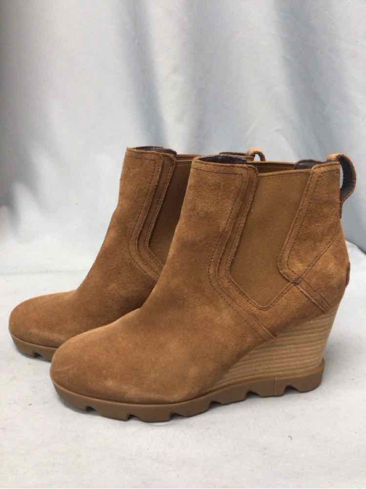 CORE SIZE 9 1/2 Ladies SHOES