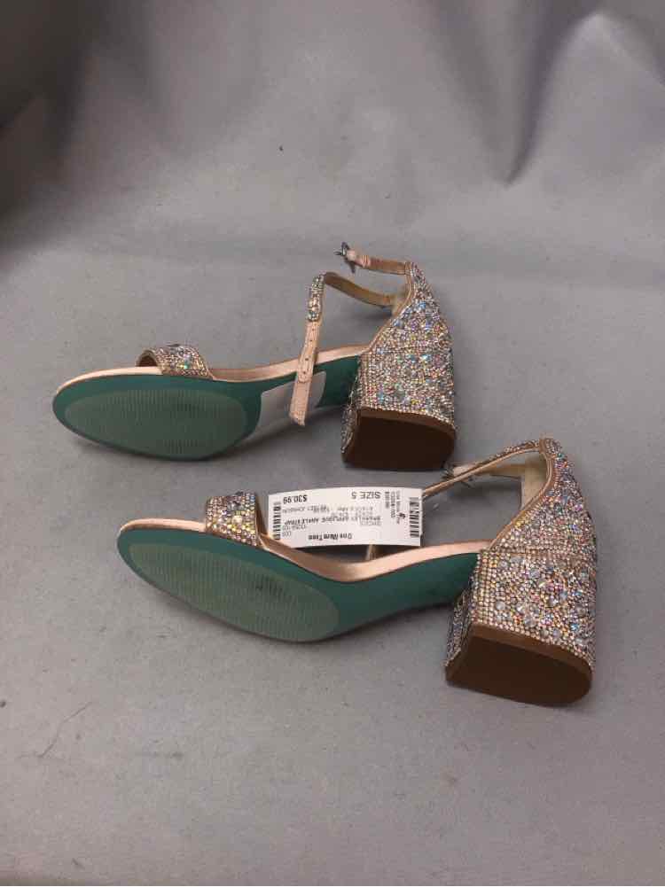 BETSEY JOHNSON SIZE 5 Ladies SHOES