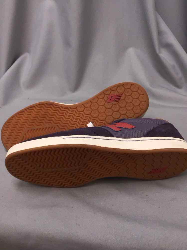 SIZE 10 1/2 NEW BALANCE Men's SHOES