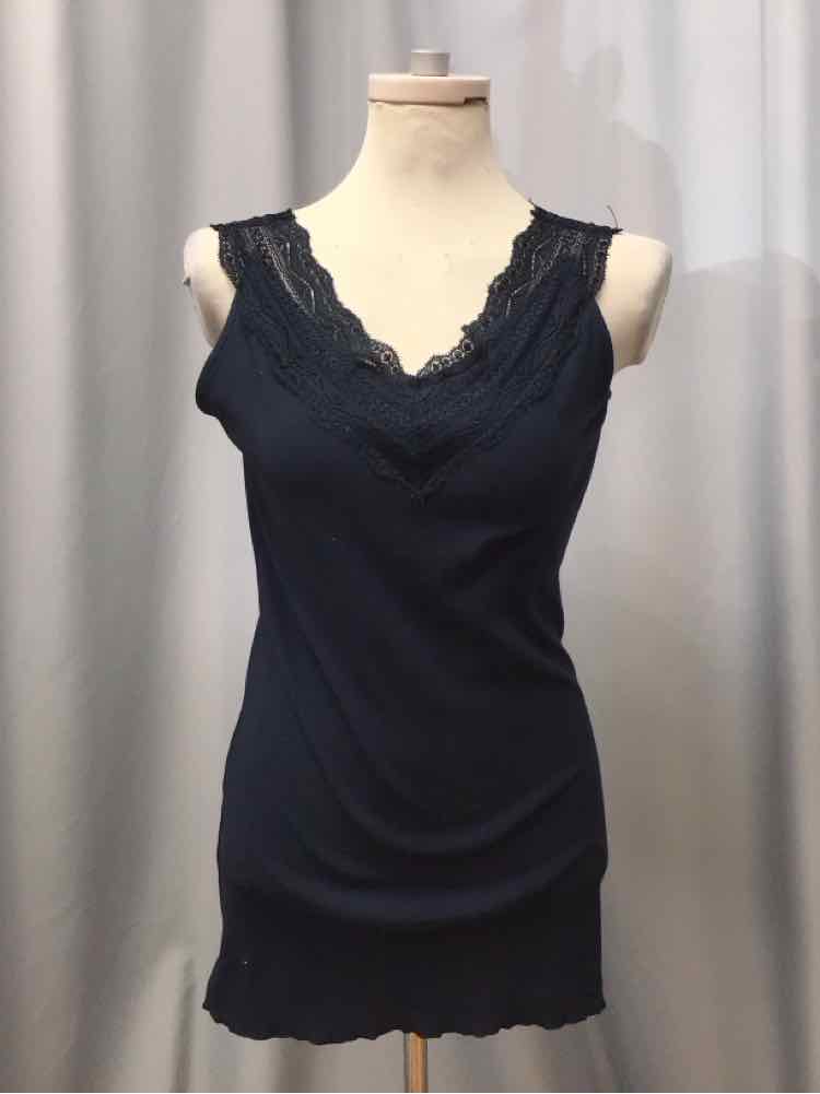 EASEL SIZE 1 X Ladies TOP