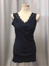 EASEL SIZE 1 X Ladies TOP