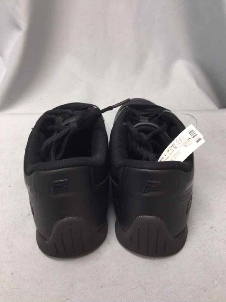 FILA SIZE 7 1/2 Ladies SHOES