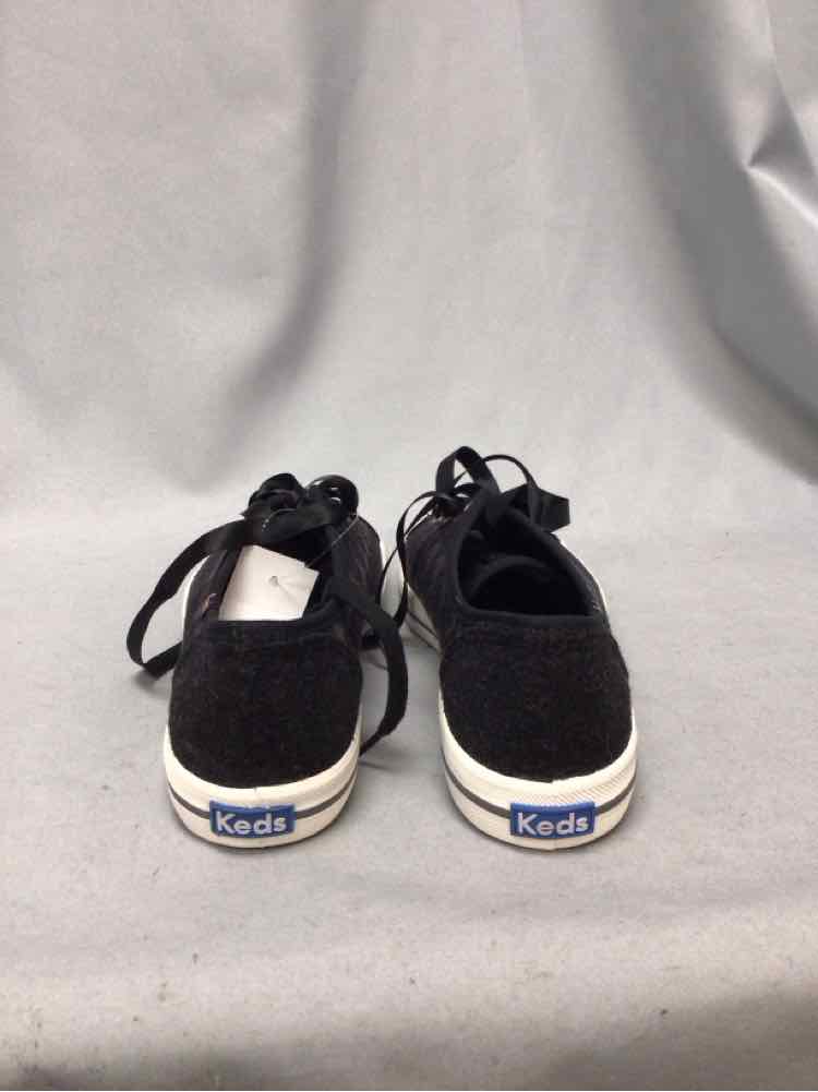 KEDS SIZE 7 Ladies SHOES
