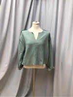 URBAN OUTFITTERS SIZE XSMALL Ladies TOP