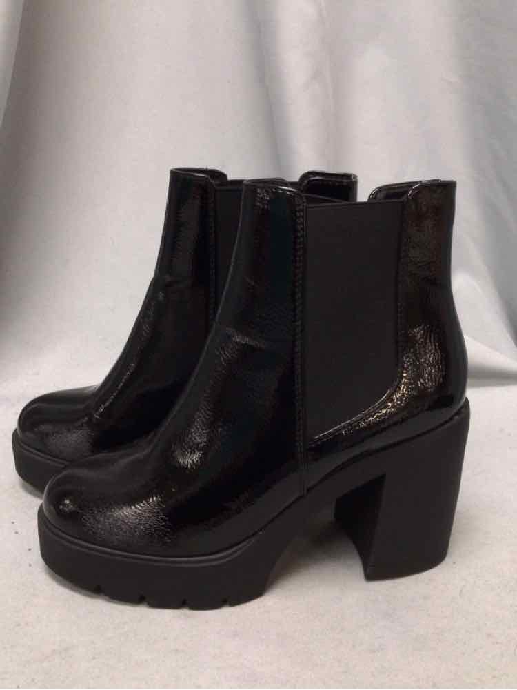 SODA SIZE 8 1/2 Ladies SHOES