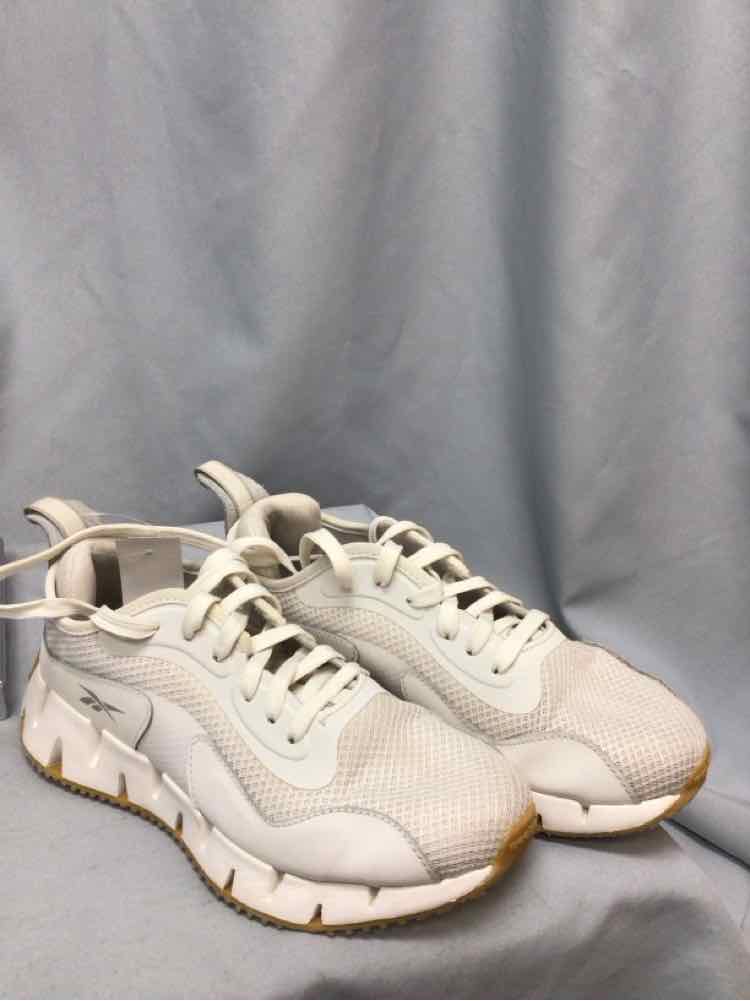 REEBOK SIZE 8 Ladies SHOES