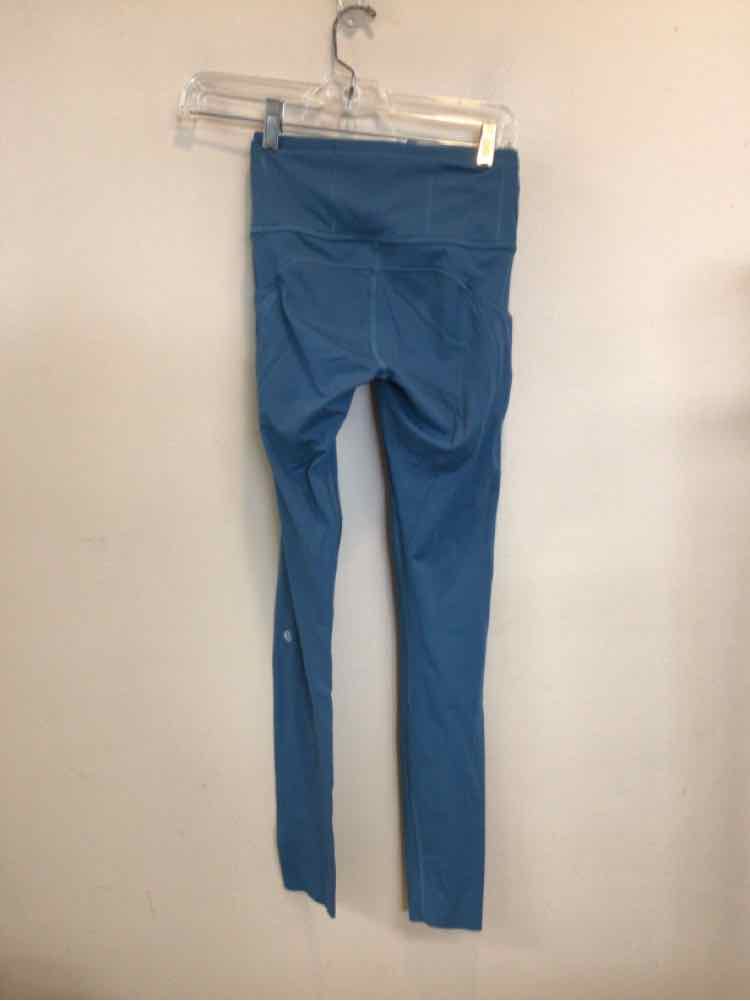 LULULEMON SIZE 2 Ladies EXERCISE