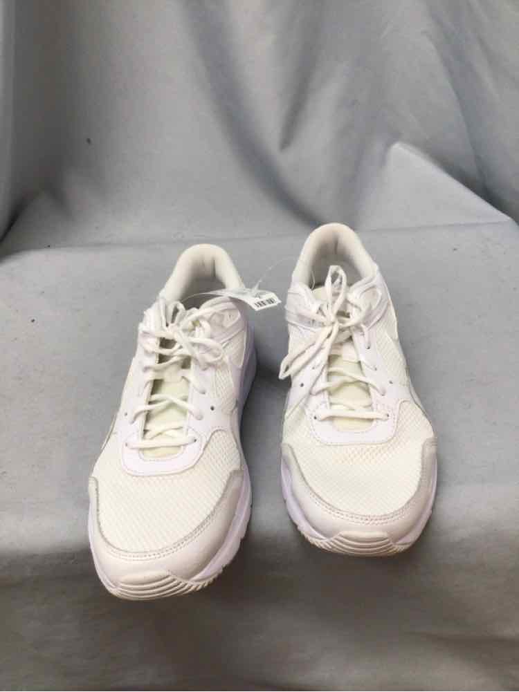 NIKE SIZE 10 1/2 Ladies SHOES