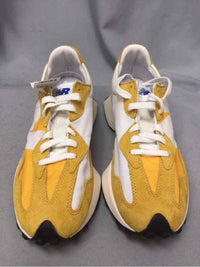 NEW BALANCE SIZE 8 1/2 Ladies SHOES
