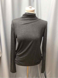 UNIQLO SIZE MEDIUM Ladies TOP