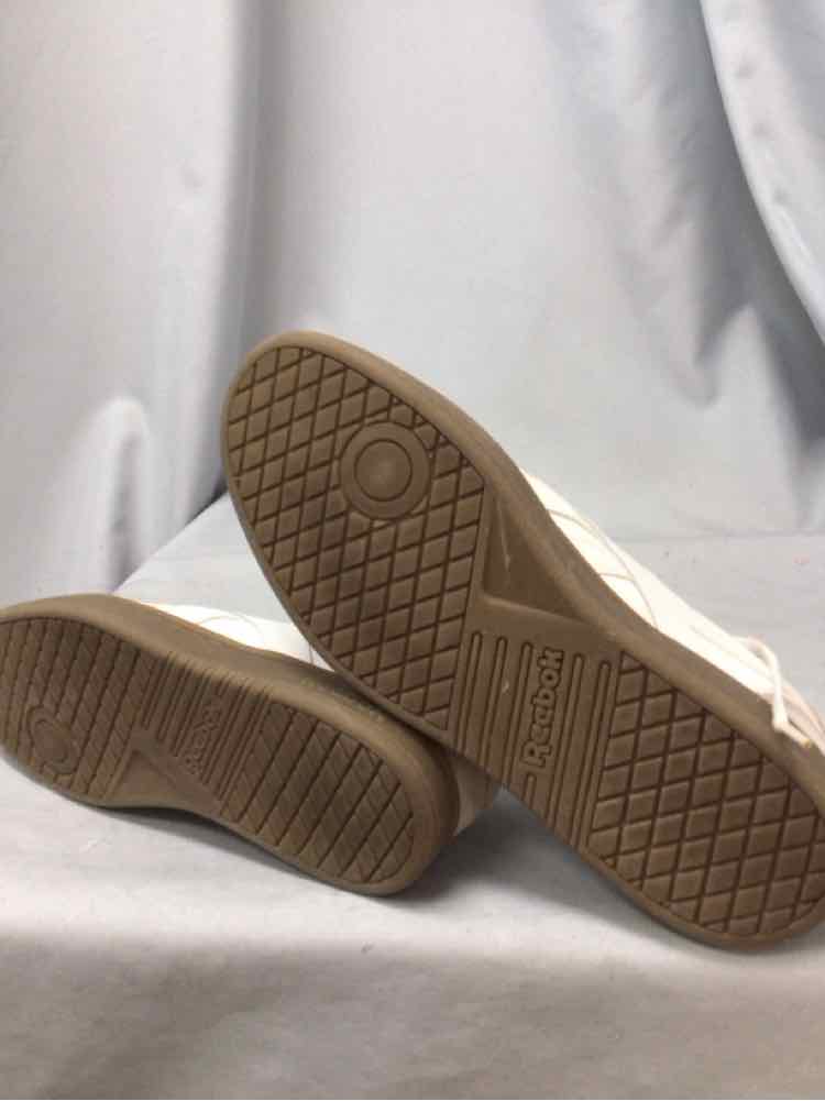 REEBOK SIZE 9 Ladies SHOES