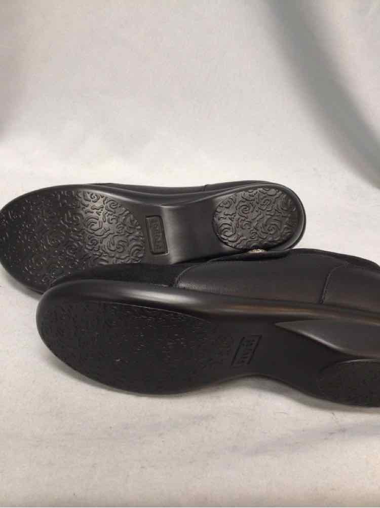 PROPET SIZE 10 Ladies SHOES