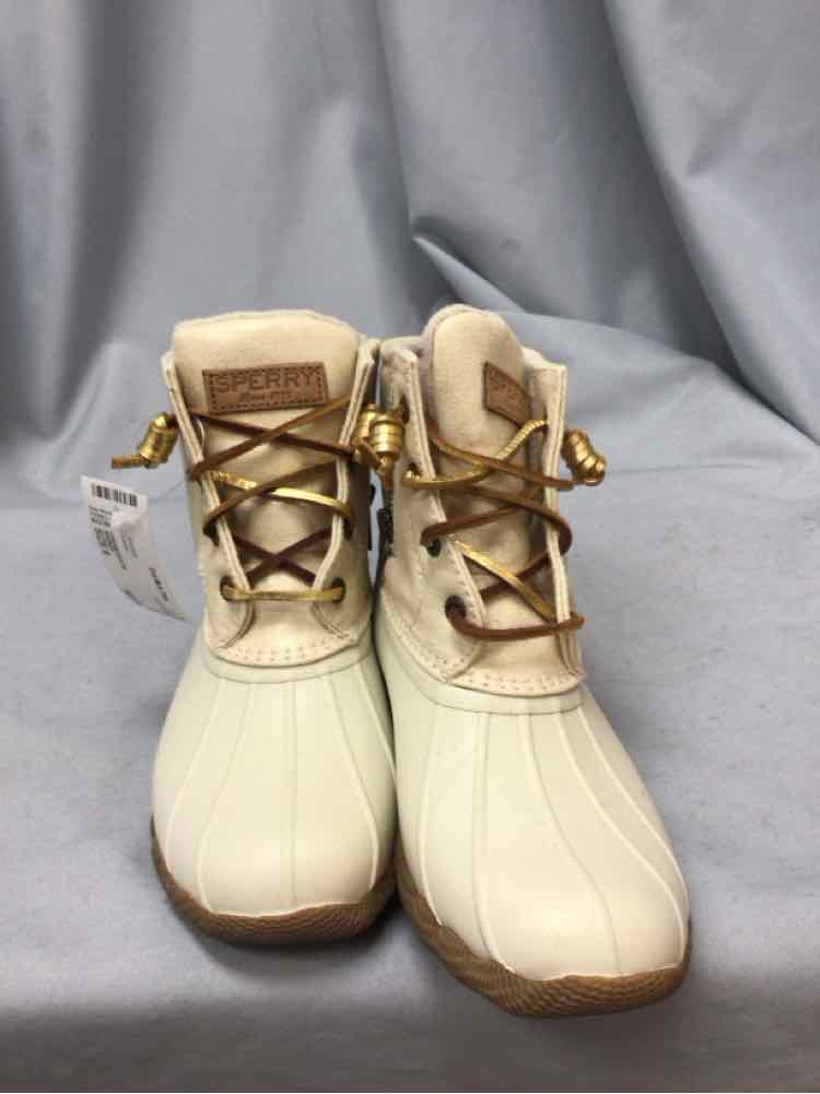 SPERRY SIZE 6 Ladies SHOES