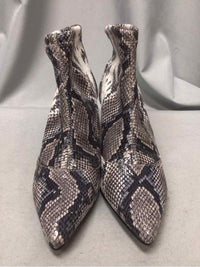 CHARLES DAVID SIZE 8 1/2 Ladies SHOES