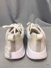 NIKE SIZE 7 1/2 Ladies SHOES