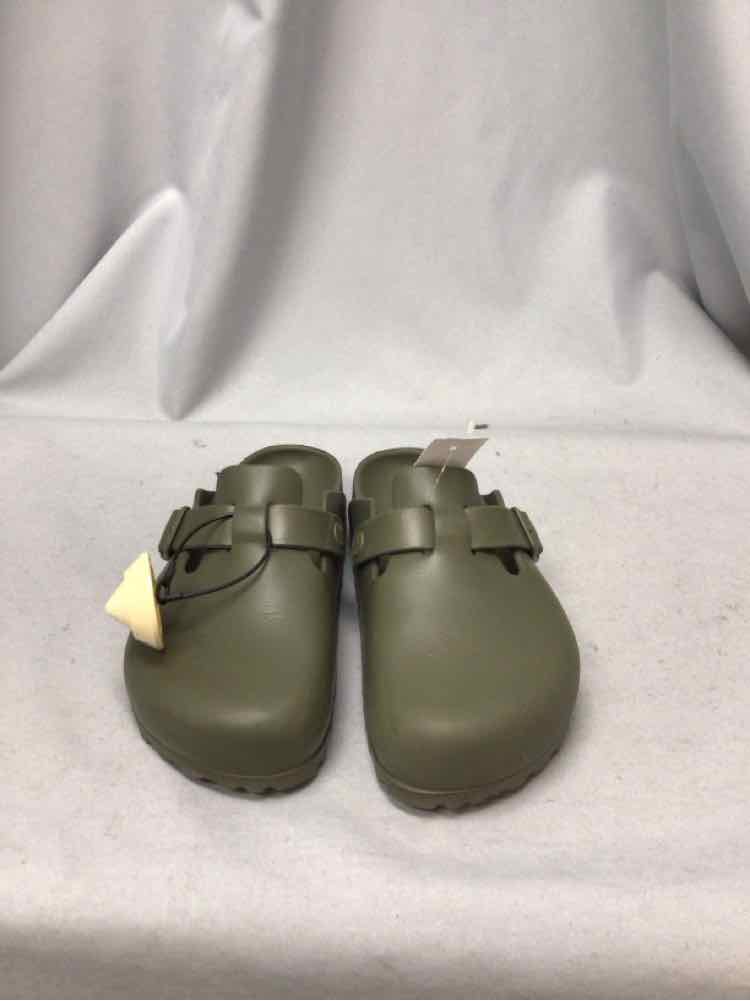BIRKENSTOCKS SIZE 7 Ladies SHOES