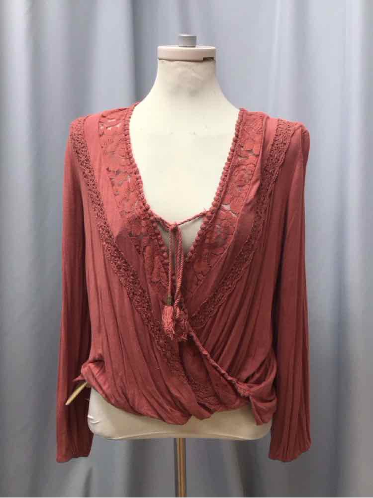 ALYA SIZE SMALL Ladies TOP