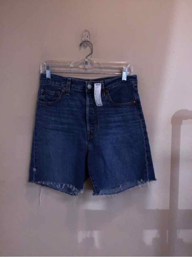 LEVI STRAUSS & CO SIZE 28 Ladies SHORTS
