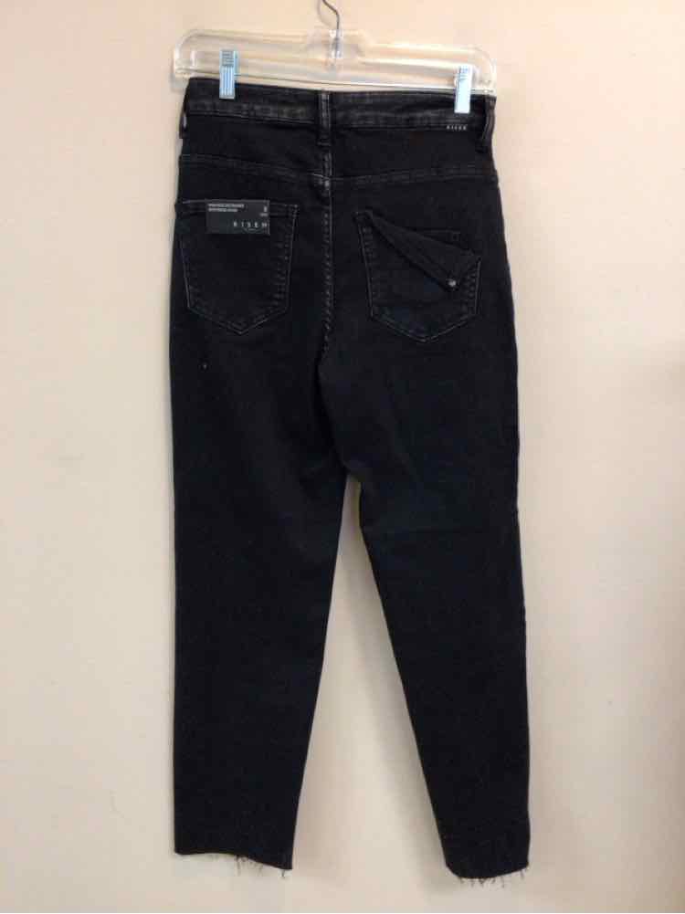 RISEN SIZE 26 Ladies JEANS