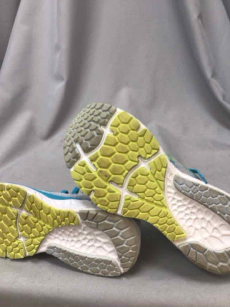 NEW BALANCE SIZE 8 Ladies SHOES