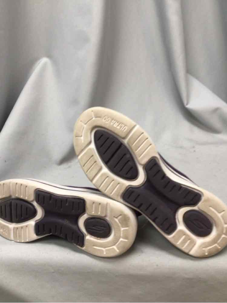 SKECHERS SIZE 7 1/2 Ladies SHOES