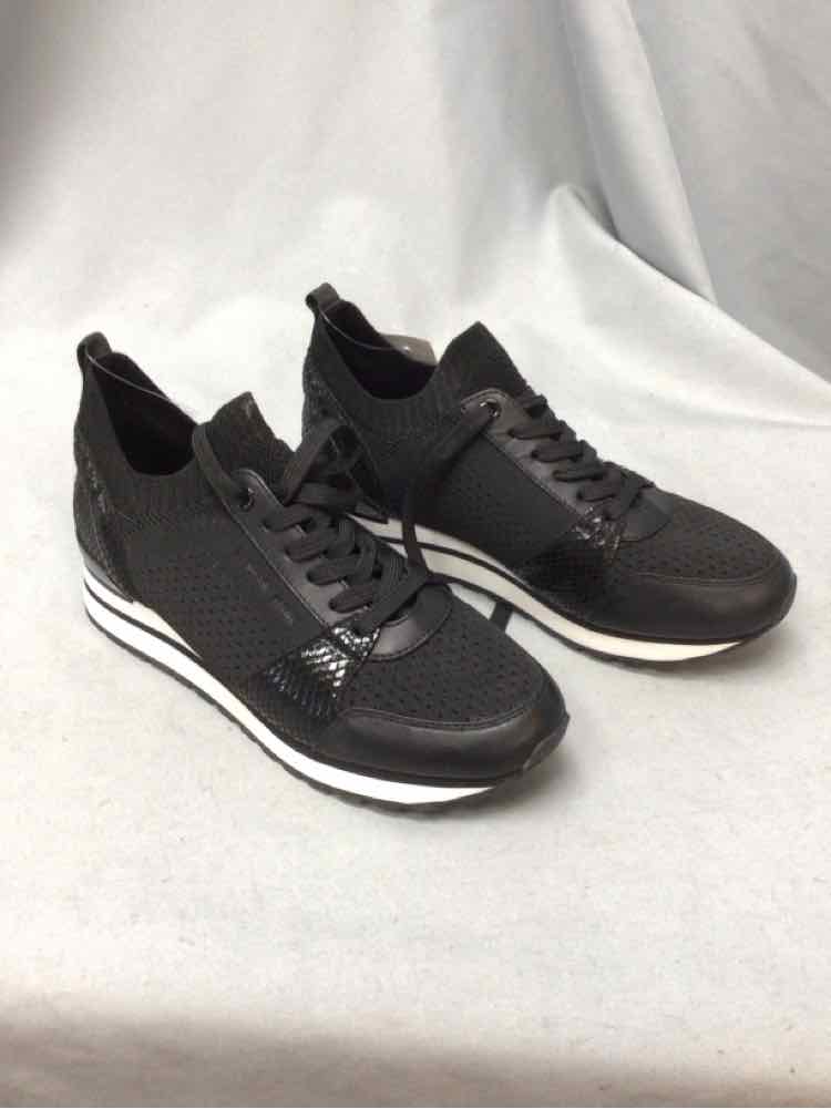 MICHAEL KORS SIZE 6 Ladies SHOES