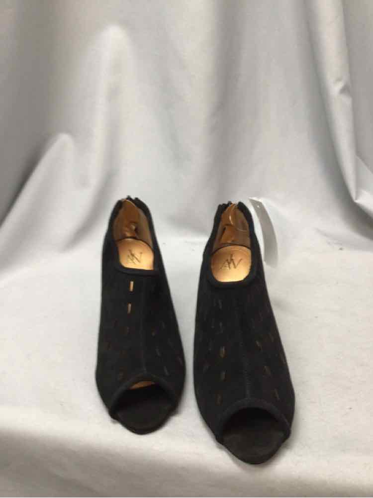 AJ VALENCI SIZE 8 1/2 Ladies SHOES