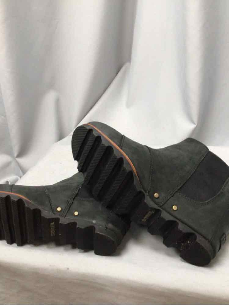 SOREL SIZE 8 Ladies SHOES