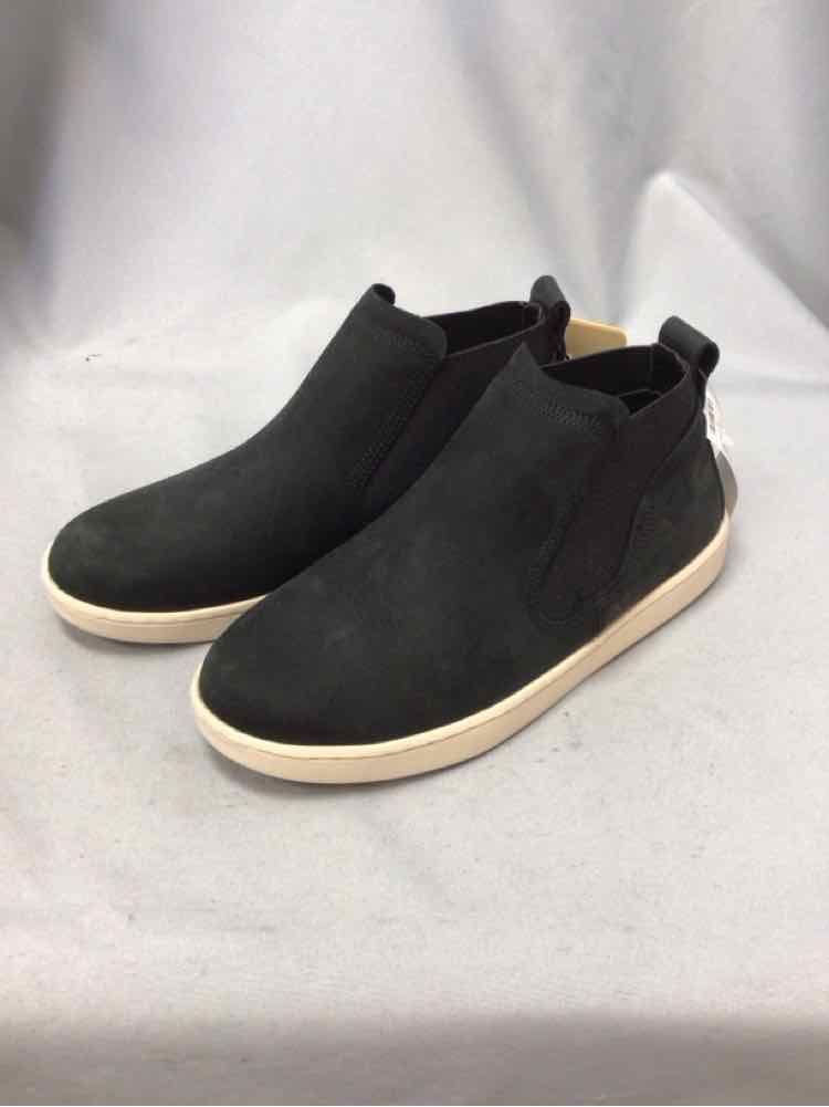 OLUKAI SIZE 9 Ladies SHOES