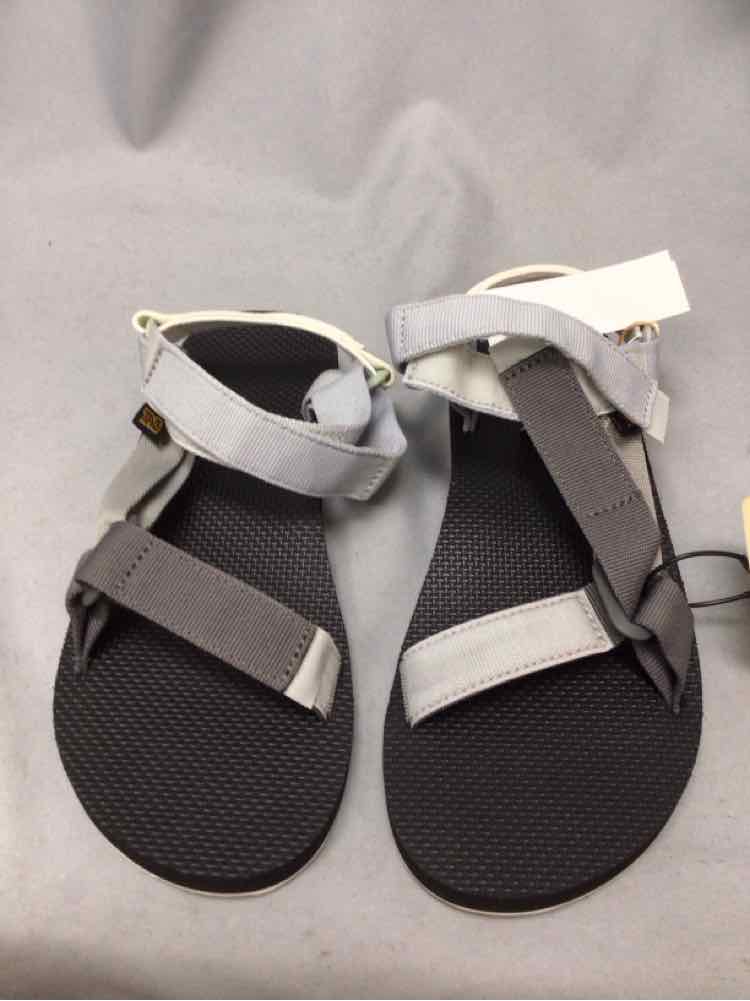 SIZE 9 TEVA Men's SHOES