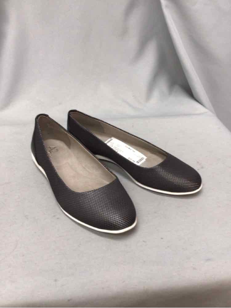 AEROSOLES SIZE 8 Ladies SHOES