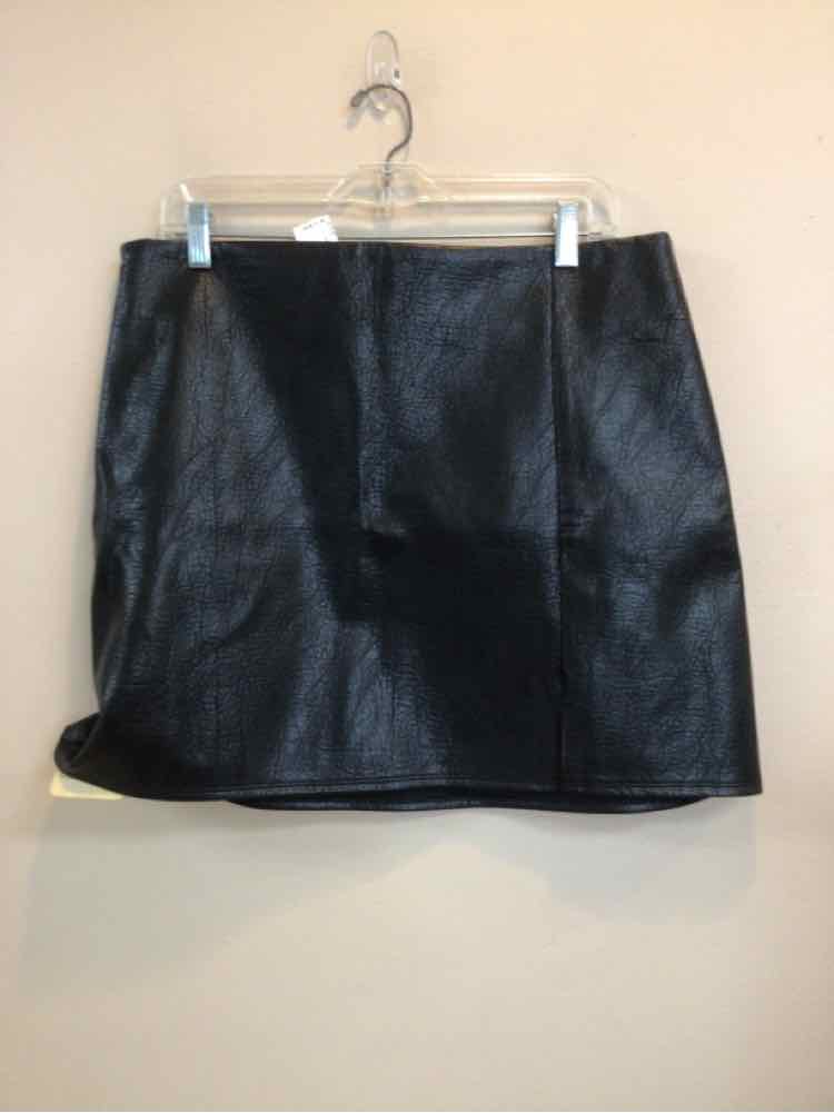 OLD NAVY SIZE LARGE Ladies SKIRT