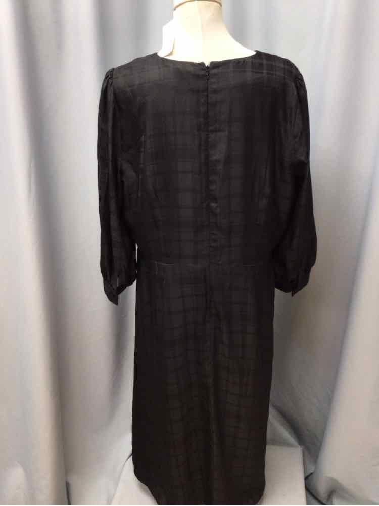 ANN TAYLOR SIZE 18 Ladies DRESS