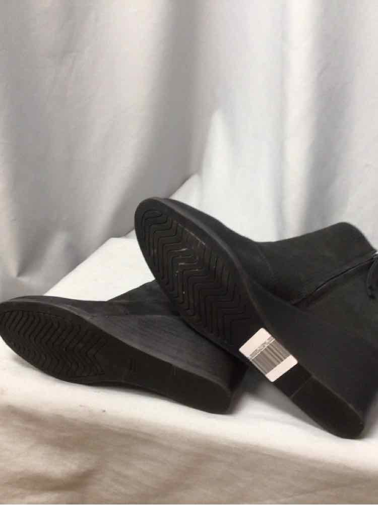 TOMS SIZE 11 Ladies SHOES