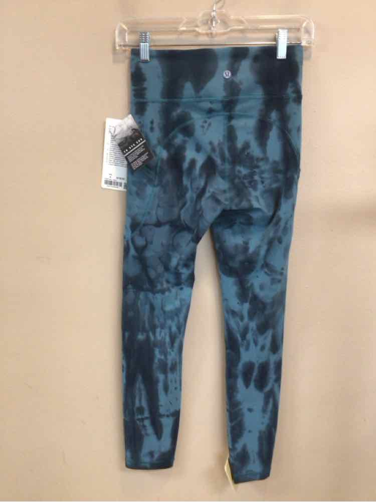 LULULEMON SIZE 4 Ladies EXERCISE