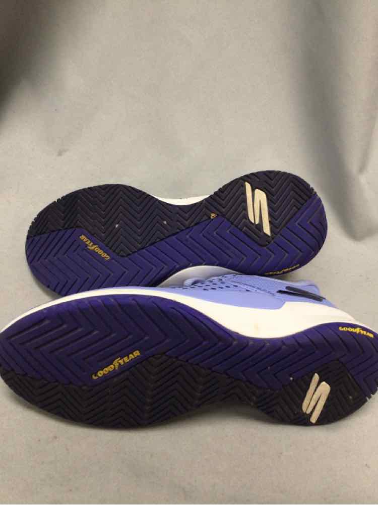 SKECHERS SIZE 6 1/2 Ladies SHOES