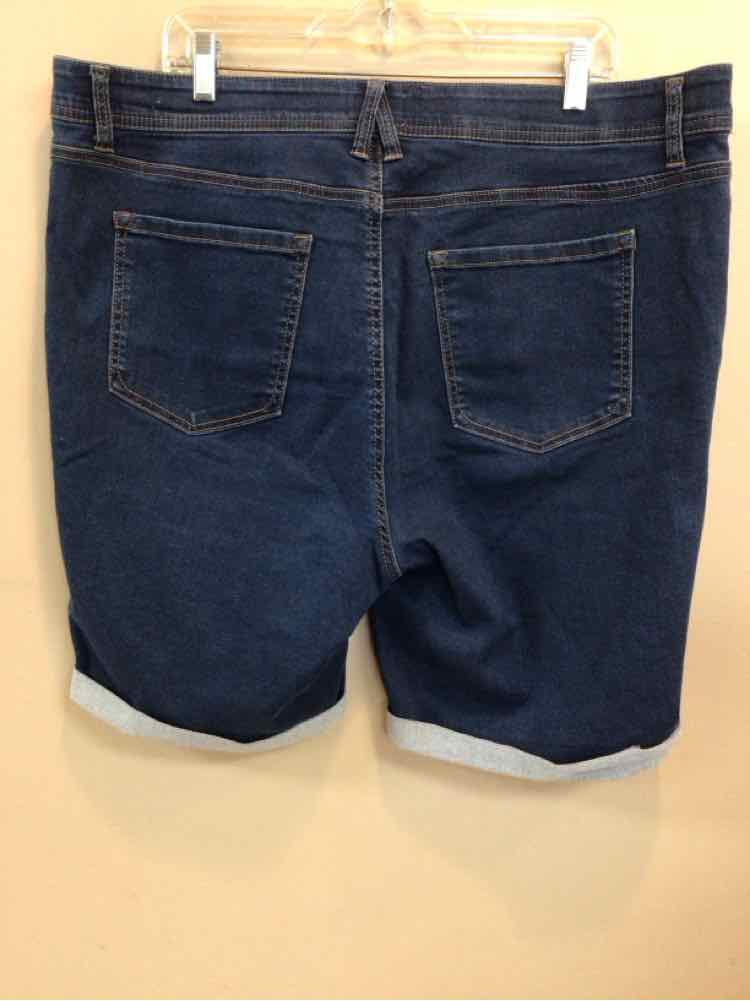ANGELS FOREVER YOUNG SIZE 20 Ladies SHORTS