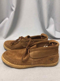 UGG SIZE 7 Ladies SHOES