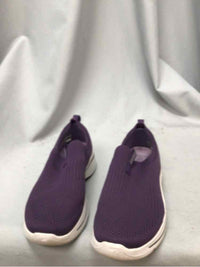 SKECHERS SIZE 7 1/2 Ladies SHOES