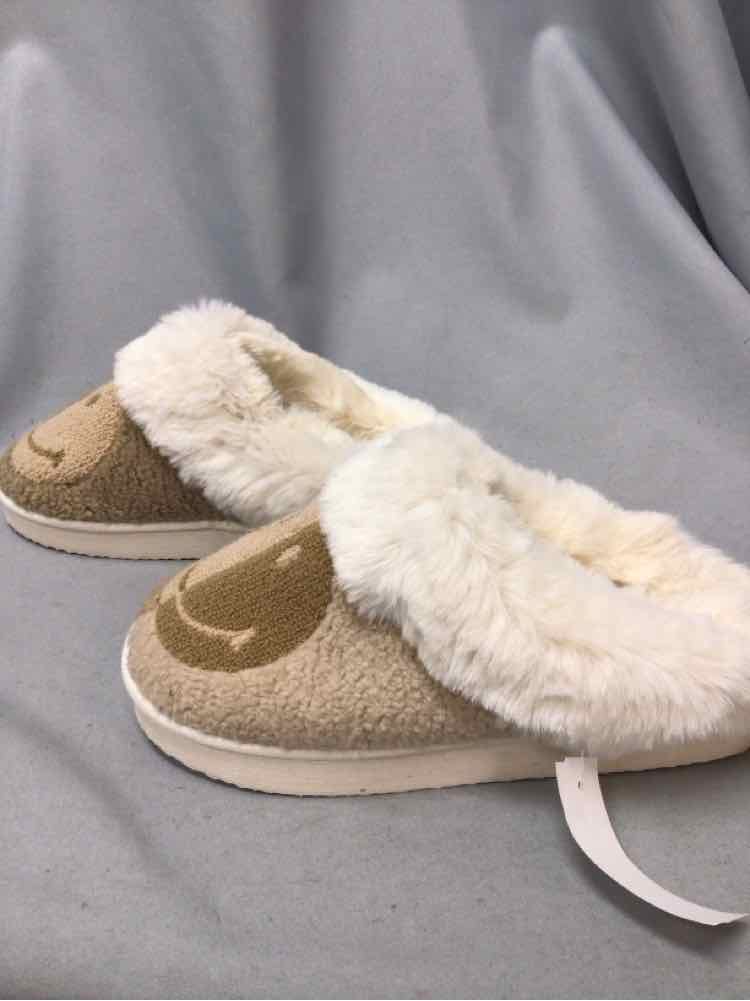 AMERICAN EAGLE SIZE 10 Ladies SHOES